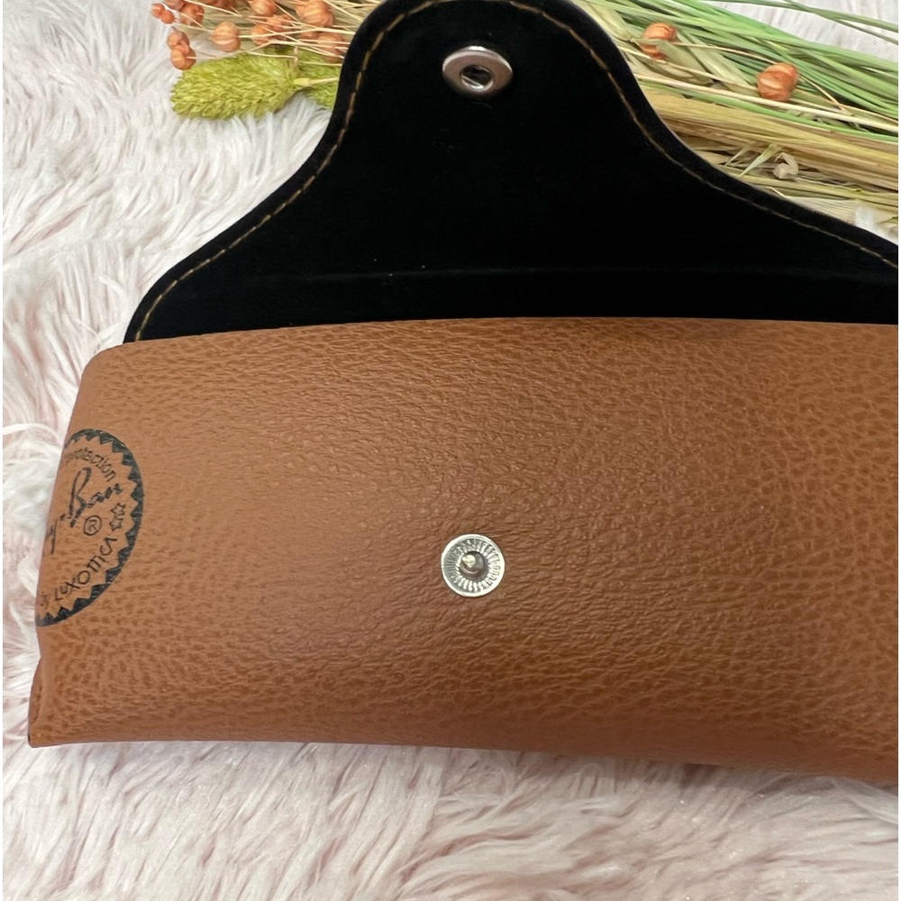 Ray-Ban sunglass case - Picture 3 of 7